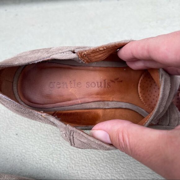 Gentle Souls Remody Tan Suede Peep Toe Criss Cross Strap Heels Size 8 - Picture 7 of 8
